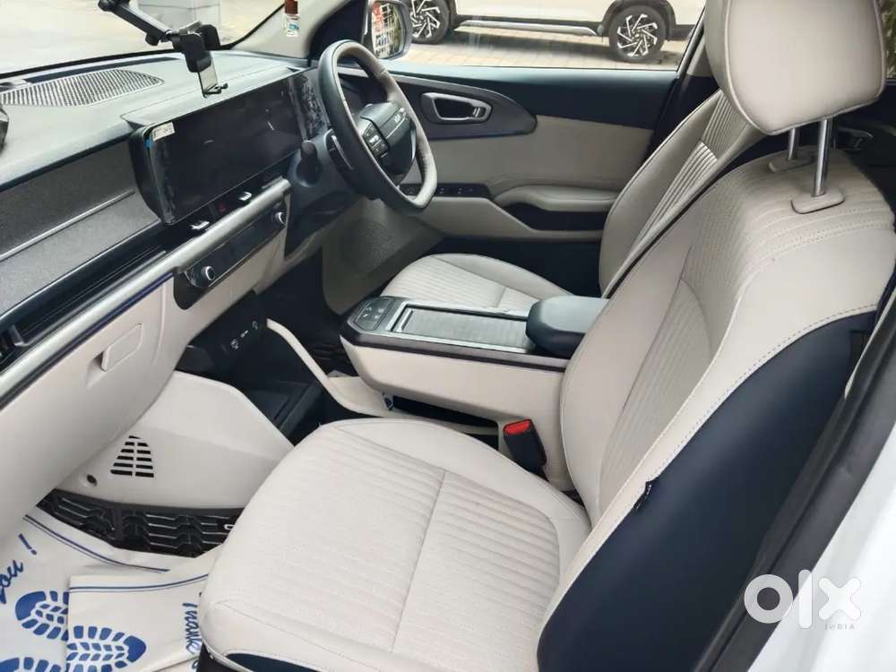 Kia Carens Clavis Ev 2025 Model Automatic