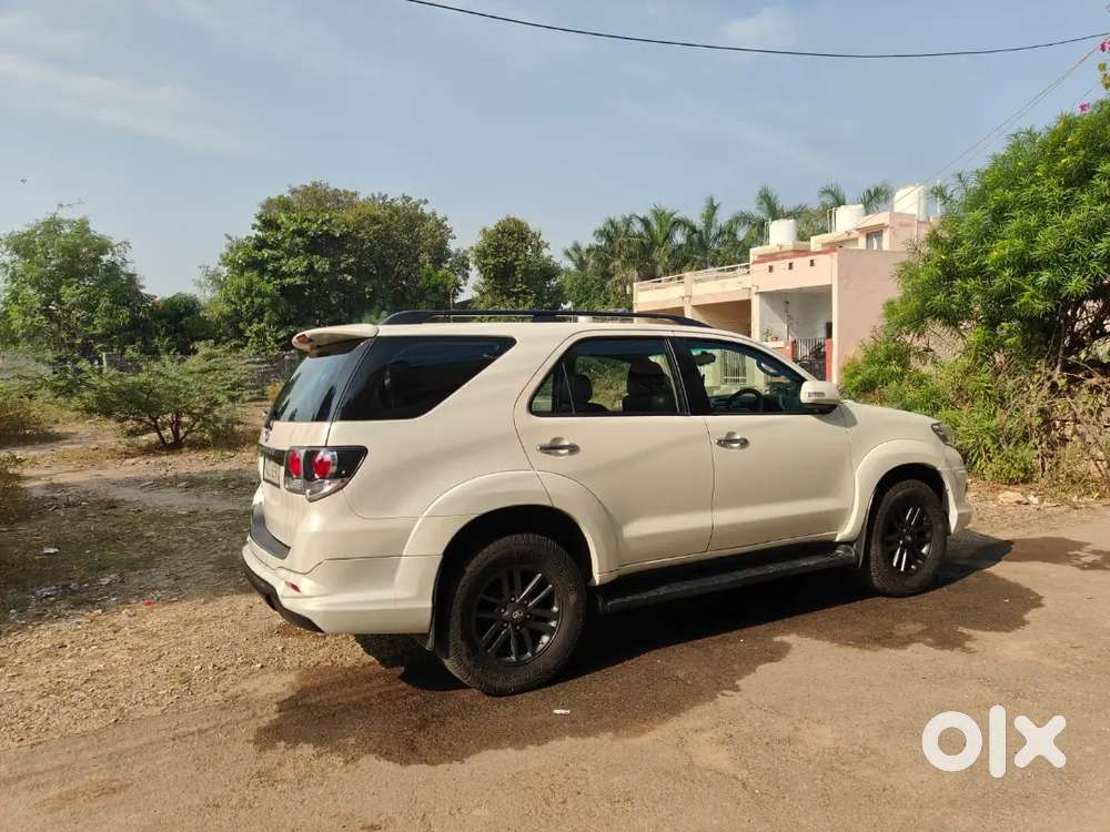 Toyota Fortuner 3.0 D-4d Automatic -
2016