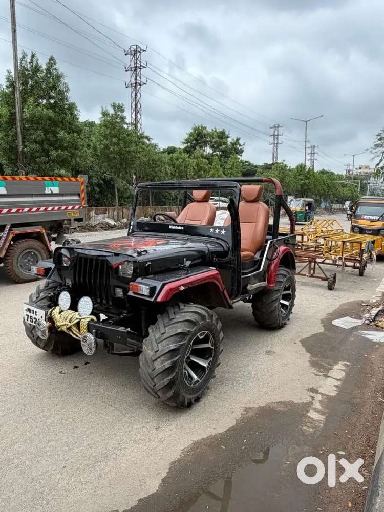 Mahindra Jeep 2000 With Manual Transmission