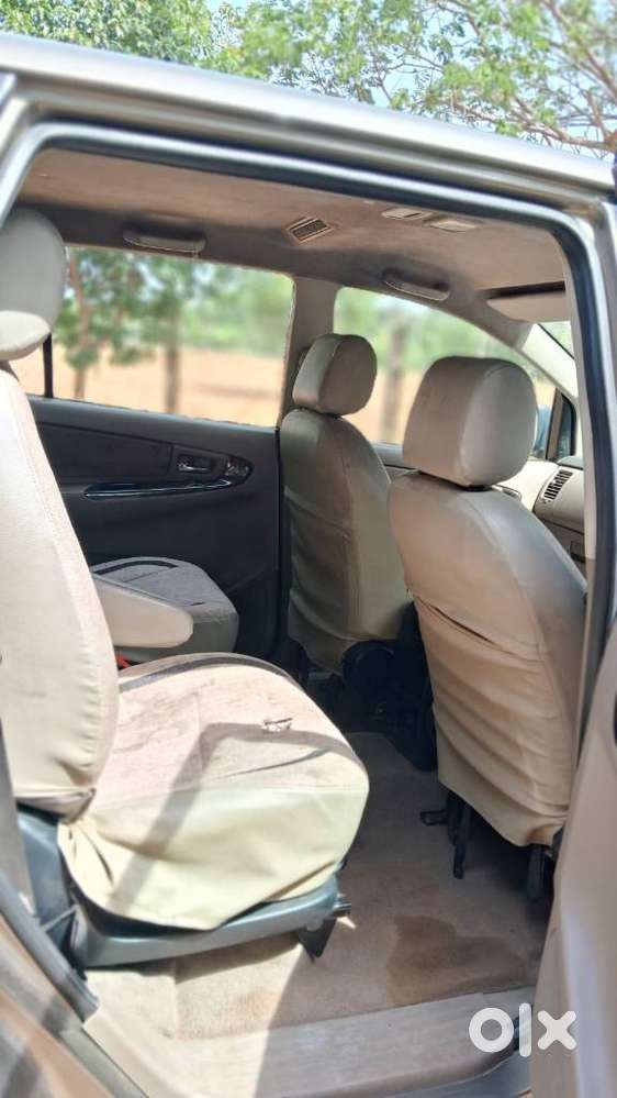 Toyota Innova 2.5 Vx 7 Seater Bs Iv, 2015, Diesel