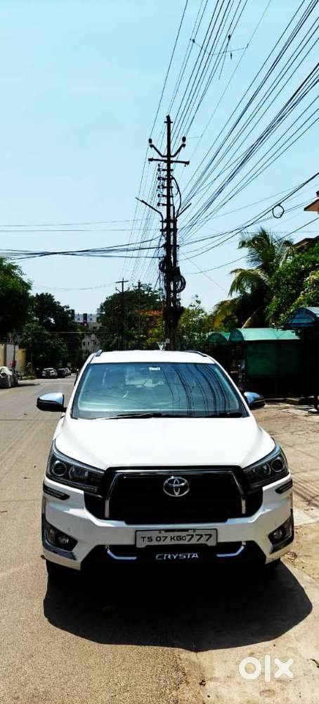 Toyota Innova Crysta, 2023