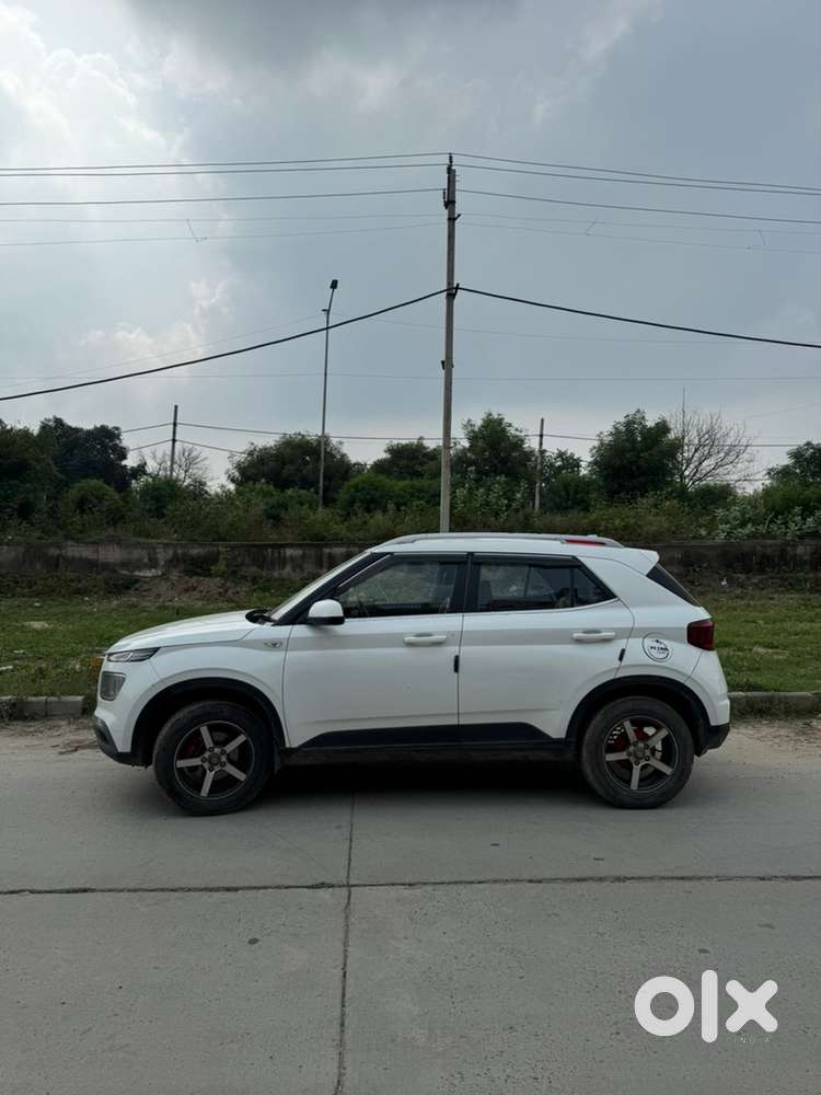 Hyundai Venue S Petrol 2020 With Cng Fitted