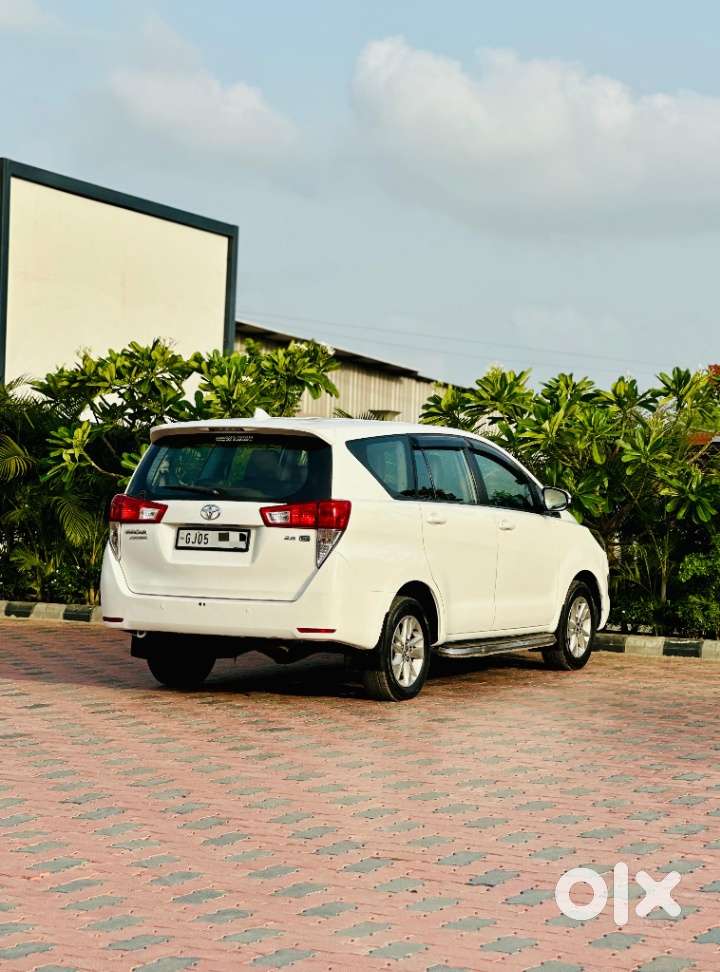 Toyota Innova Crysta G 8 Str, 2016, Diesel