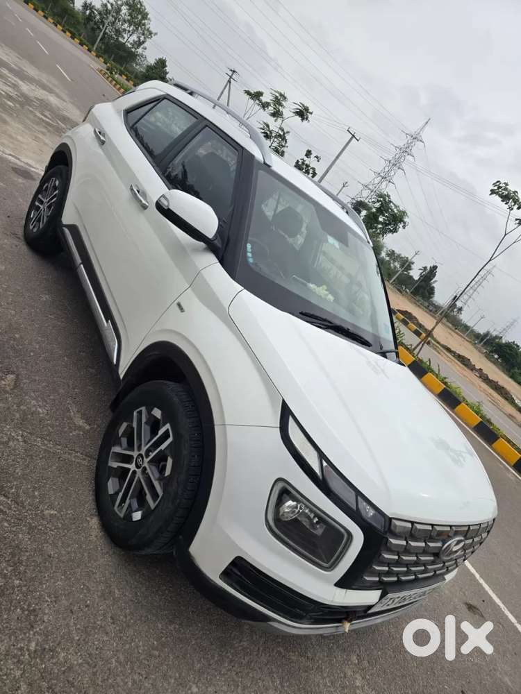 Hyundai Venue 1.0 Sx (o) Turbo Dct, 2023, Petrol