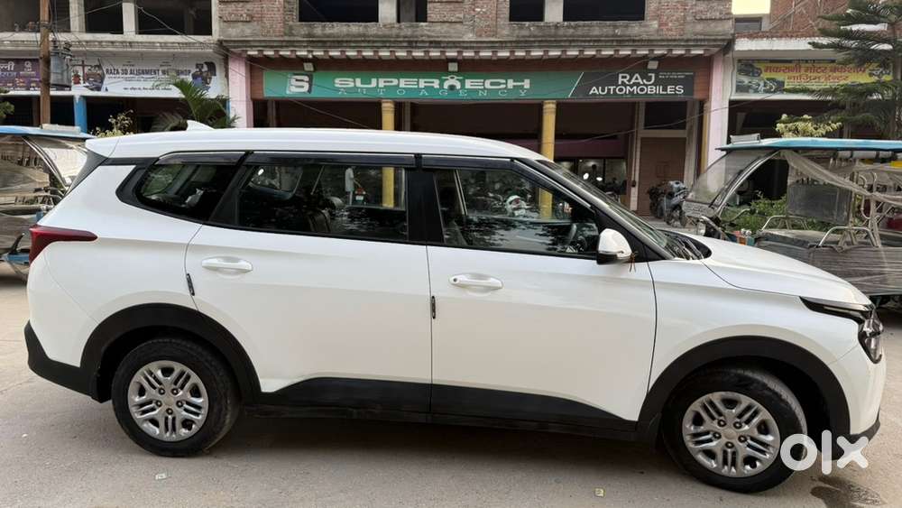 Kia Carens 2025 Petrol Manual
