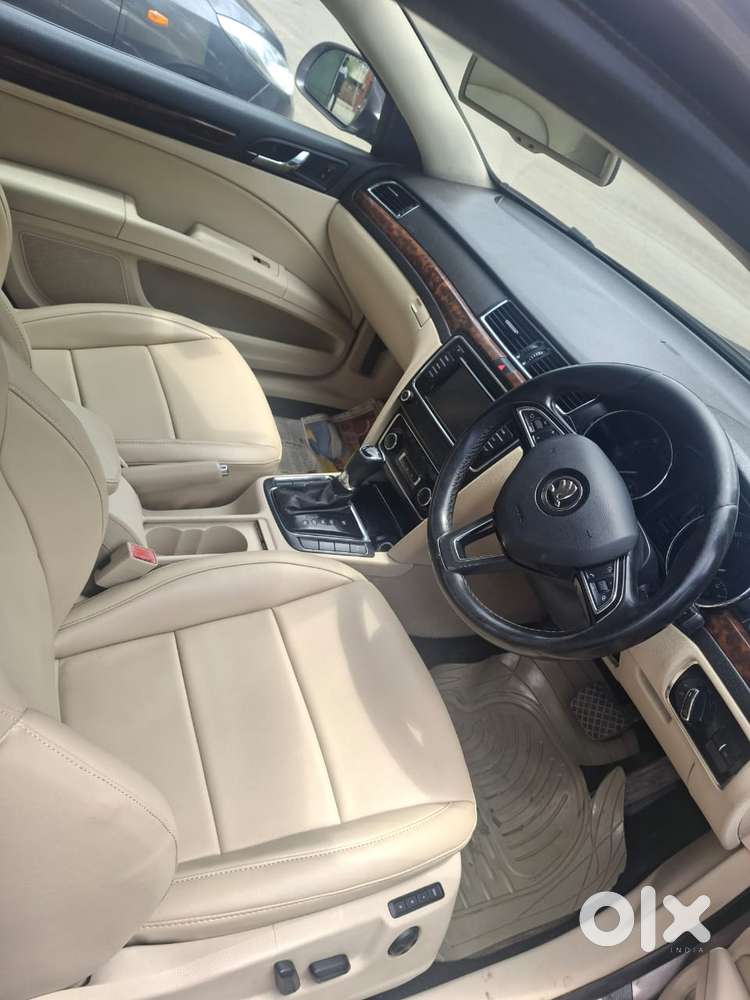 Skoda Superb [2014-2016] 1.8 Style Tsi At, 2014, Petrol