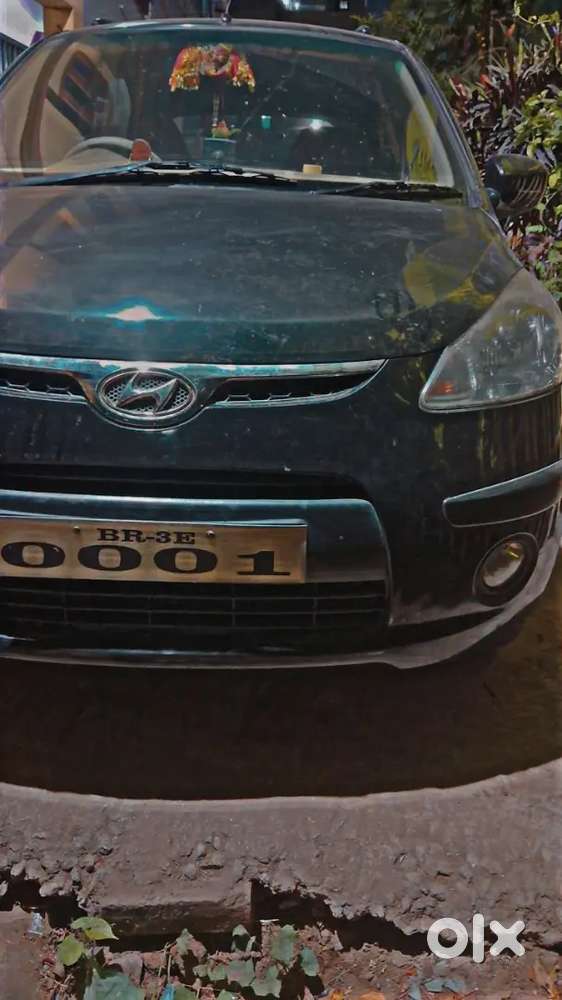 Hyundai I10 2010 With Sunroof And 0001 Number