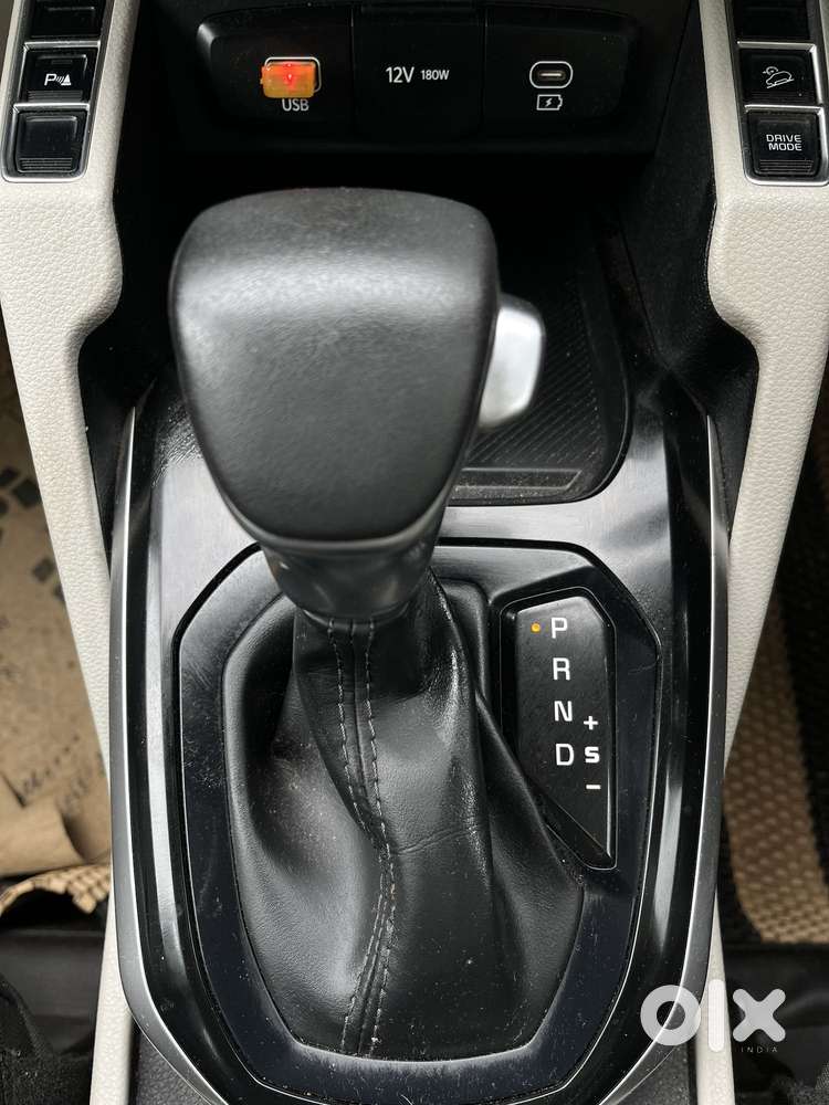 Kia Carens D1.5 6mt Premium 07, 2025, Petrol