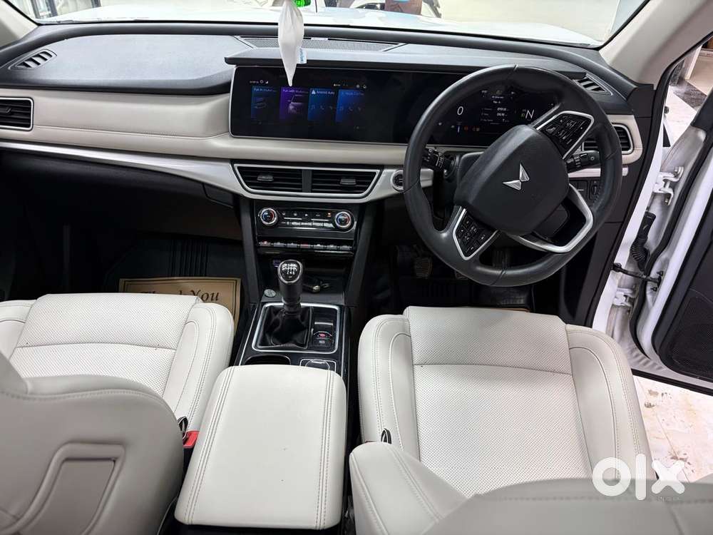 Mahindra Xuv700 2.2 Ax 7 Diesel Mt Luxury Pack Str, 2023, Diesel