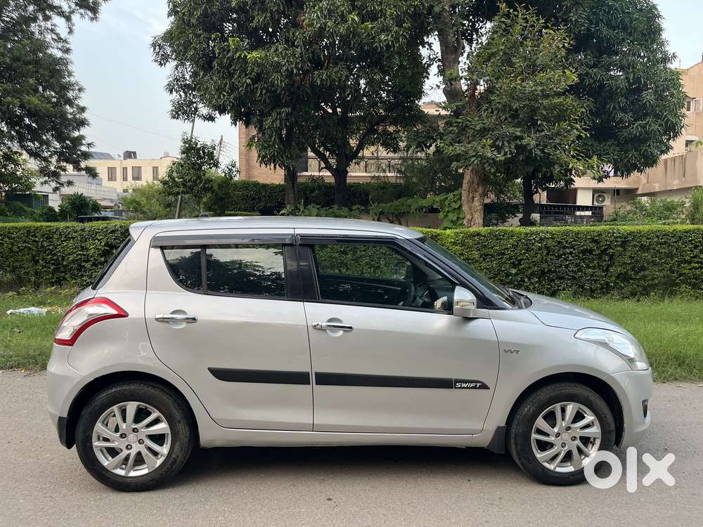 Maruti Suzuki Swift 1.2 Zxi Abs, 2012, Petrol