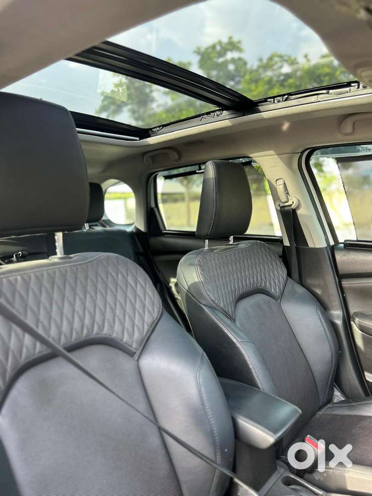 Maruti Suzuki Grand Vitara 1.5 Alpha Plus Intelligent Hybrid Ecvt, 2..