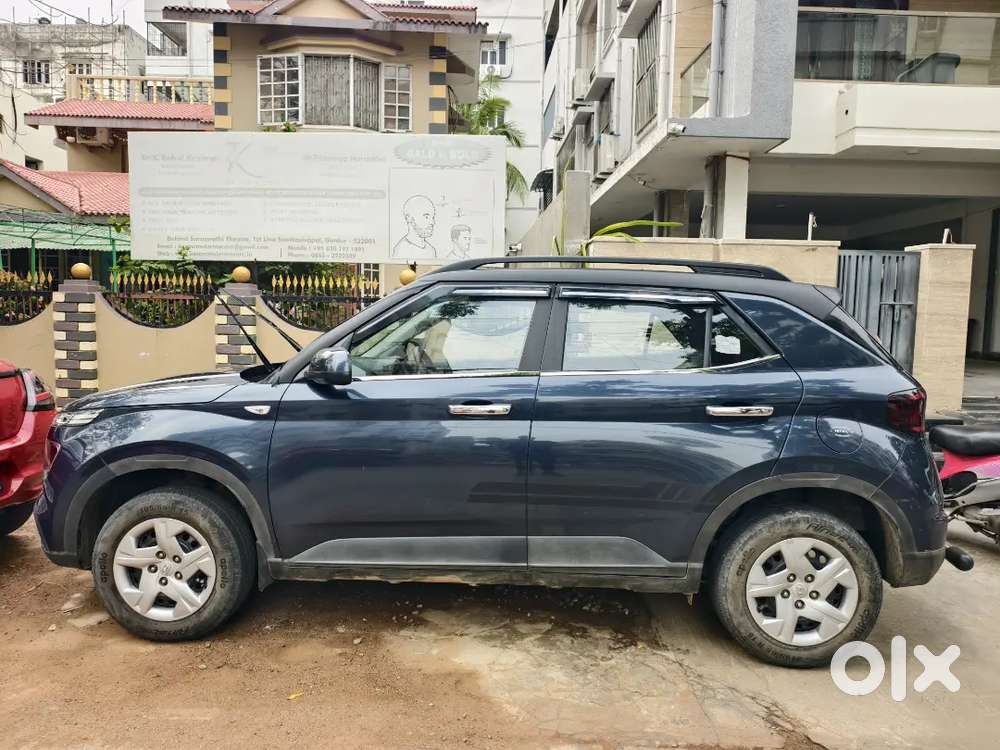 Hyundai Venue 2019 Petrol Well Maintained