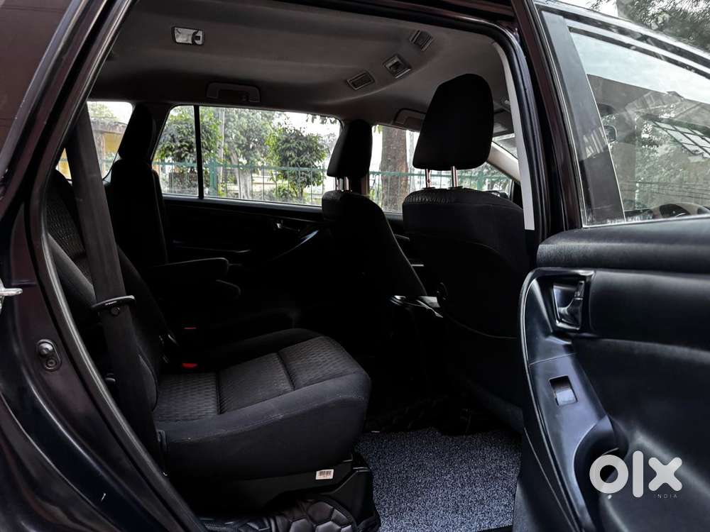 Toyota Innova Crysta 2.4 G Mt 7 Str, 2022, Diesel