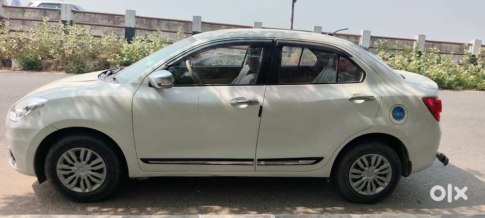 Maruti Suzuki Dzire 1.2 Vxi, 2022, Petrol