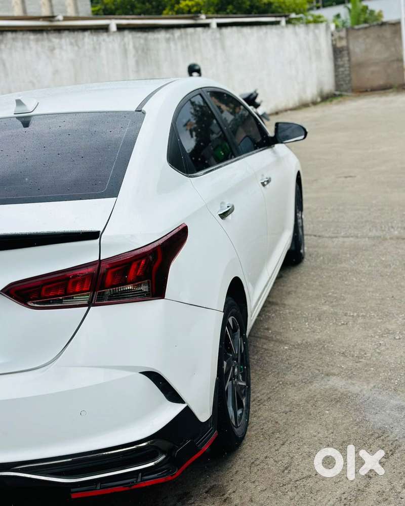 Hyundai Verna 1.5 Sx (o) Ivt, 2022, Petrol