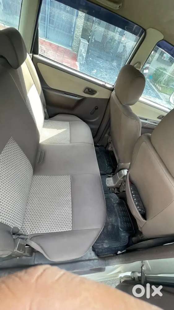 Maruti Suzuki Zen Estilo Lxi 2011