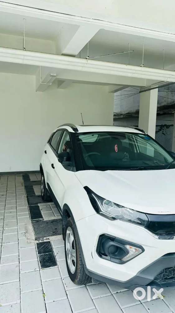 Tata Nexon Automatic With Sunroof 2021