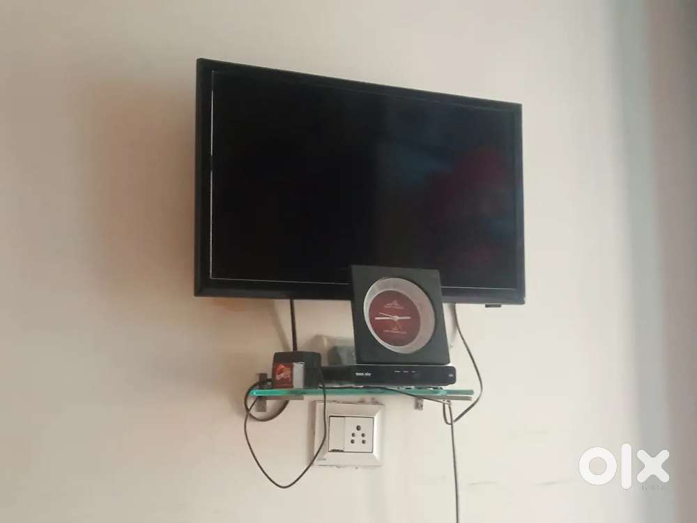 Smart TV ( black)   price-4000