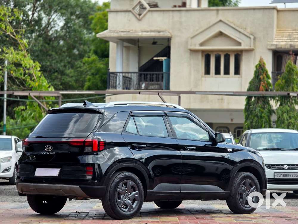 Hyundai Venue 1.2 S Plus, 2023, Cng & Hybrids