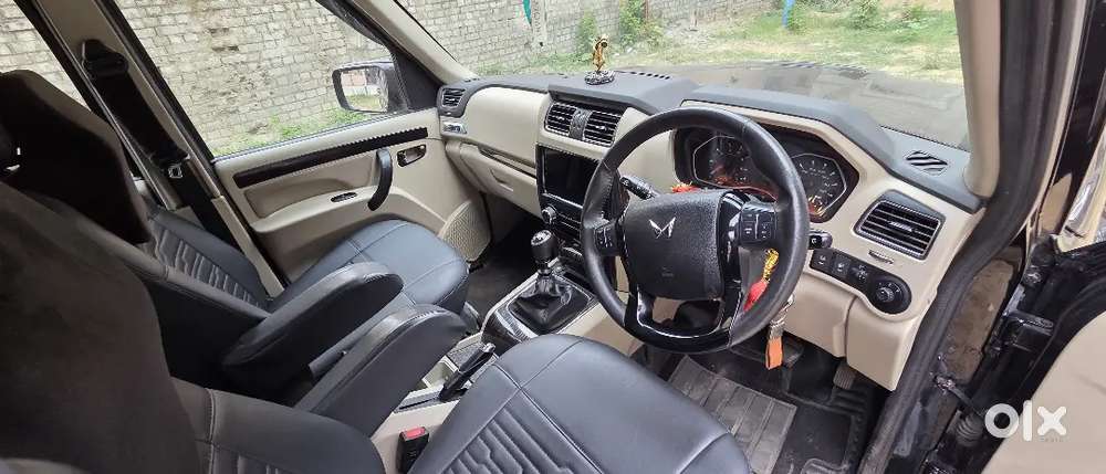 Mahindra Scorpio S11 Boss Edition Black Colour Captain Seat