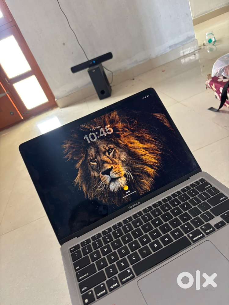 Macbook air m1 good condition