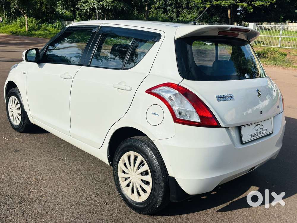 Maruti Suzuki Swift Vxi With Abs, 2016, Petrol