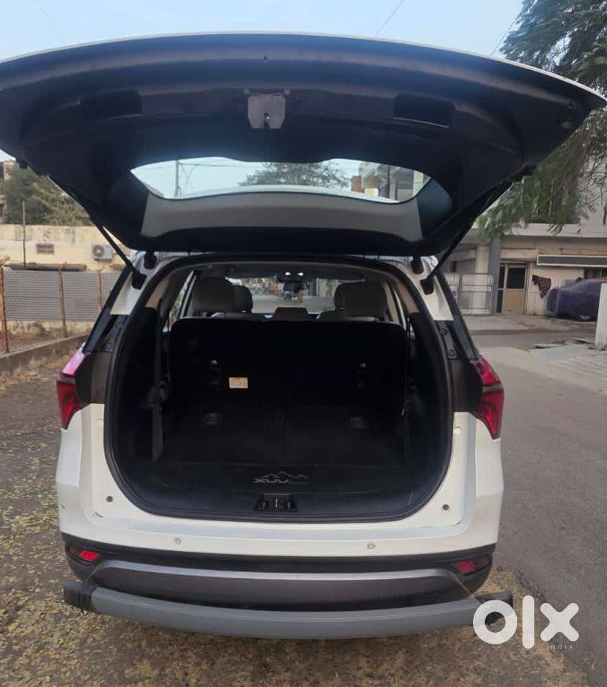 Mahindra Xuv700 2.2 Ax 7 Diesel At Luxury Pack Str, 2022, Diesel