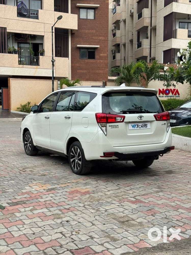 Toyota Innova Crysta 2.8 Zx At 7 Seater, 2021, Diesel