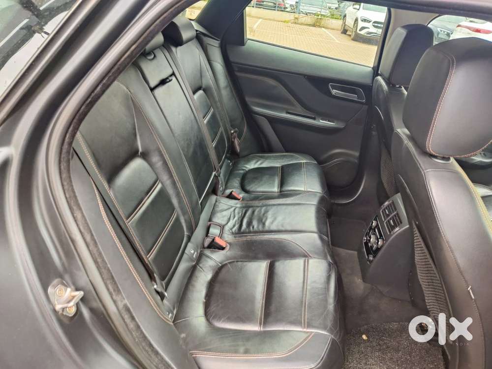 Jaguar F-pace 2018 Diesel 93000 Km Driven