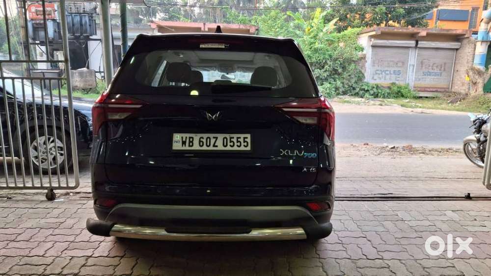 Mahindra Xuv700 Ax 5 Petrol Mt 7 Str (e), 2022, Petrol