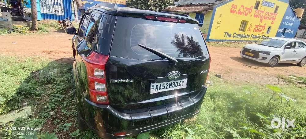 Mahindra Xuv500 W8 2013