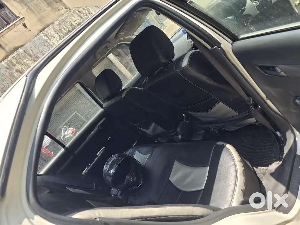 Maruti Suzuki Dzire 2011 Petrol