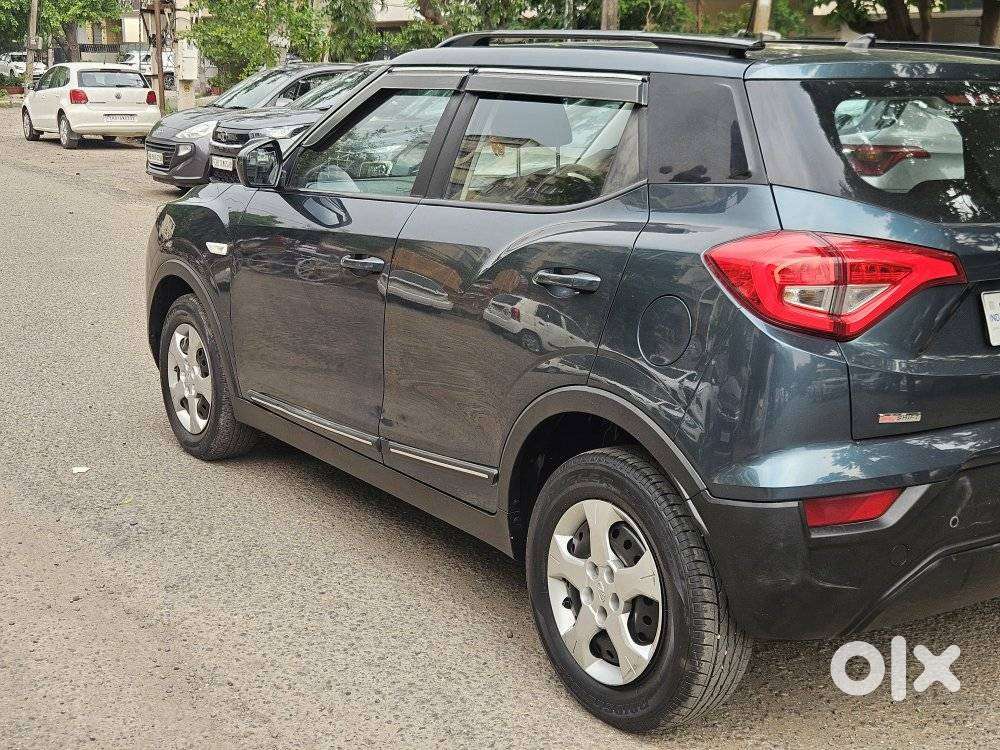 Mahindra Xuv300 1.2 W6 Amt Petrol, 2022, Petrol