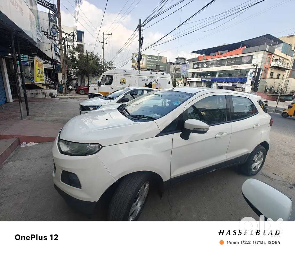 Ford Ecosport , Diamond White ,71000 Km Driven