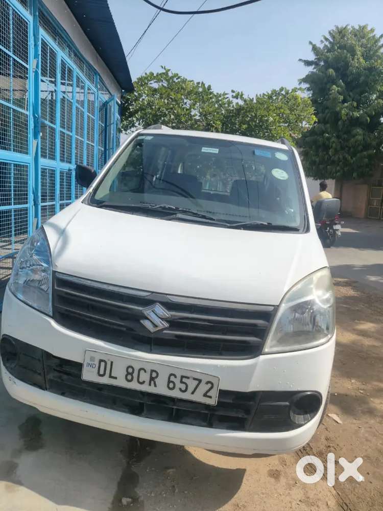 एक दम साफ़ 17552 Km ओरिजनल सर्विस रिकार्ड