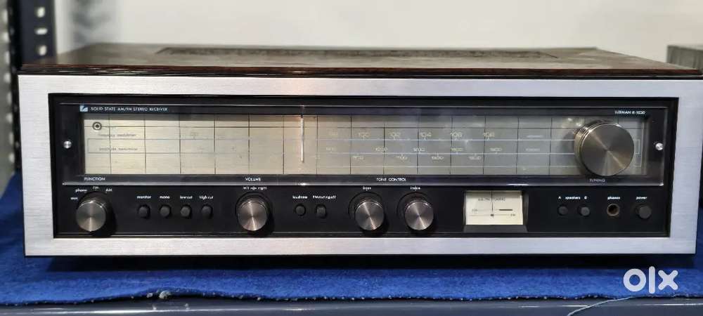 LAXMAN R 1030 AM/FM STEREO RECEIVER.