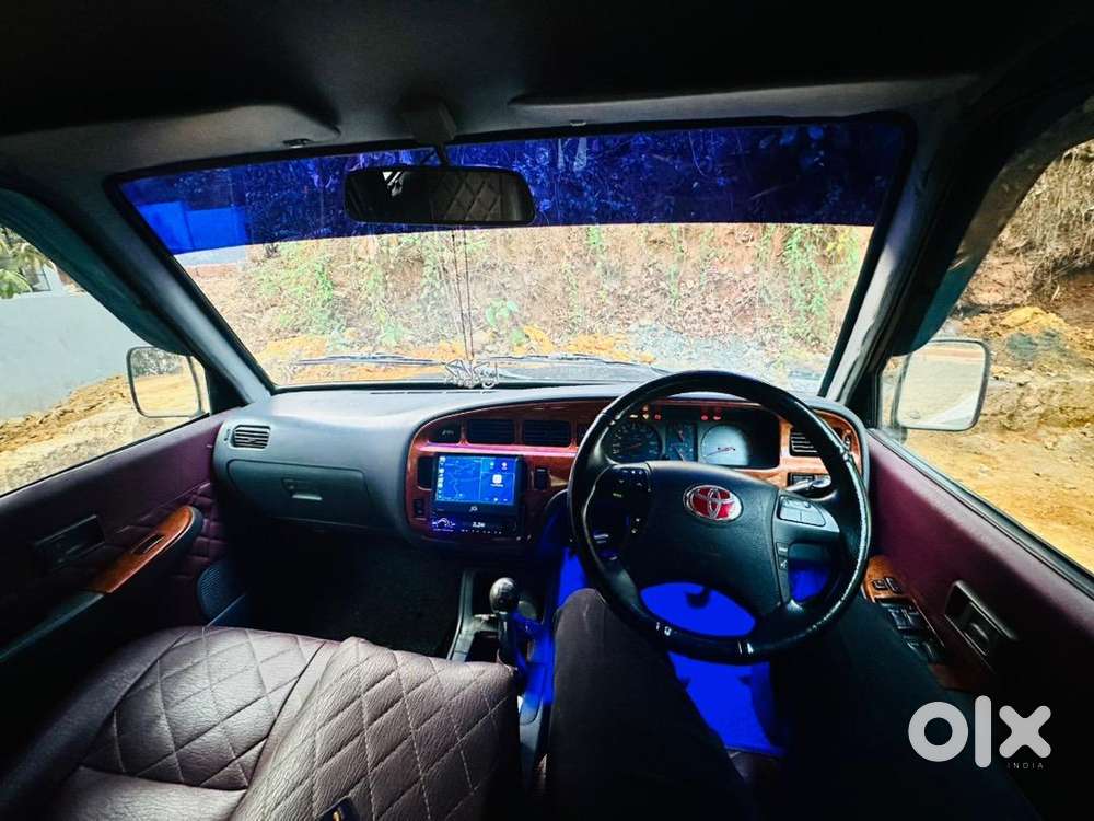 Toyota Qualis 2004 Diesel 216000 Km Driven