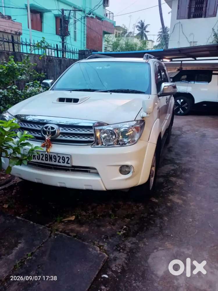 Toyota Fortuner Diesel Manual 2011