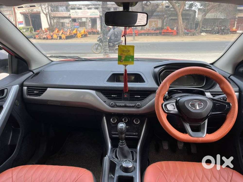 Tata Nexon 1.5 Revotorq Xm (s), 2020, Petrol