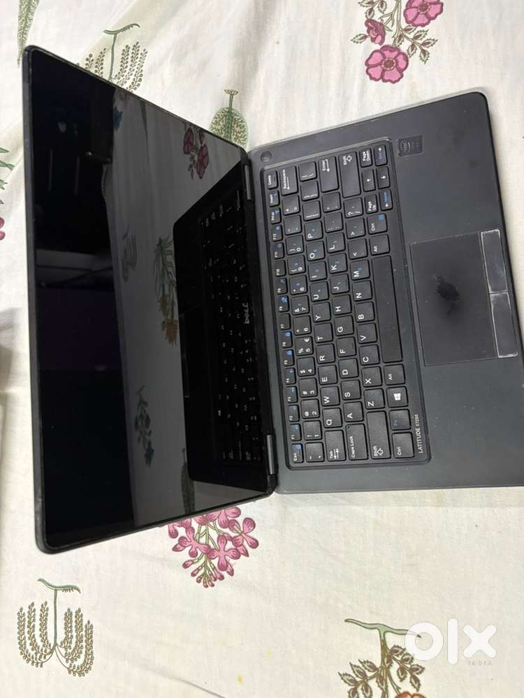Latitude E725
