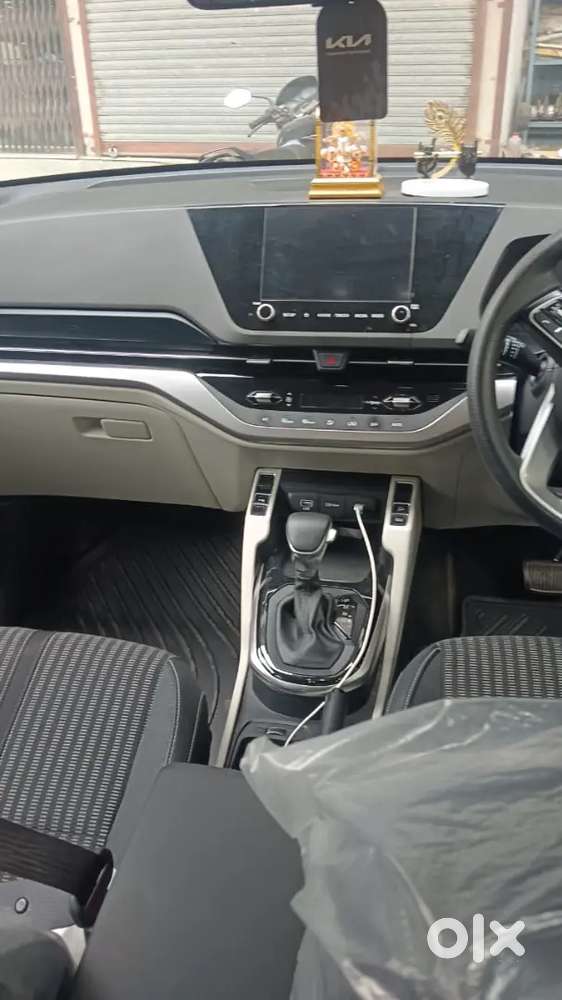 Kia Carens 2024 Diesel 29000 Km Driven