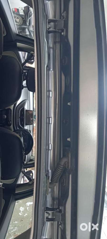 Tata Altroz 2021 Petrol Well Maintained With Outside Cng