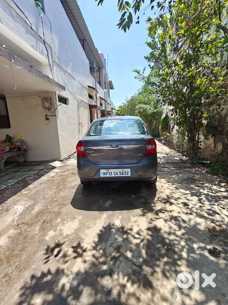 Car Is One Hand Drive