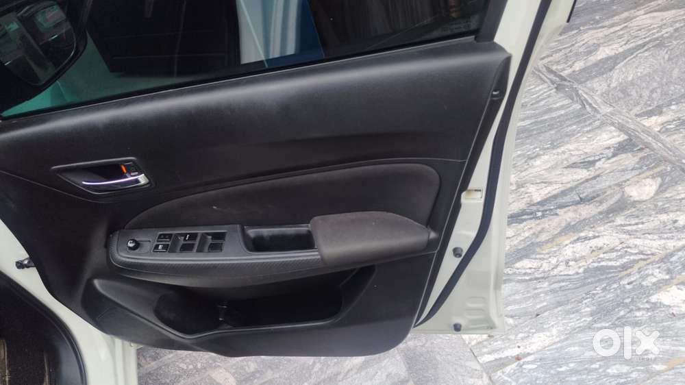 Maruti Suzuki Swift Vxi Optional, 2022, Petrol