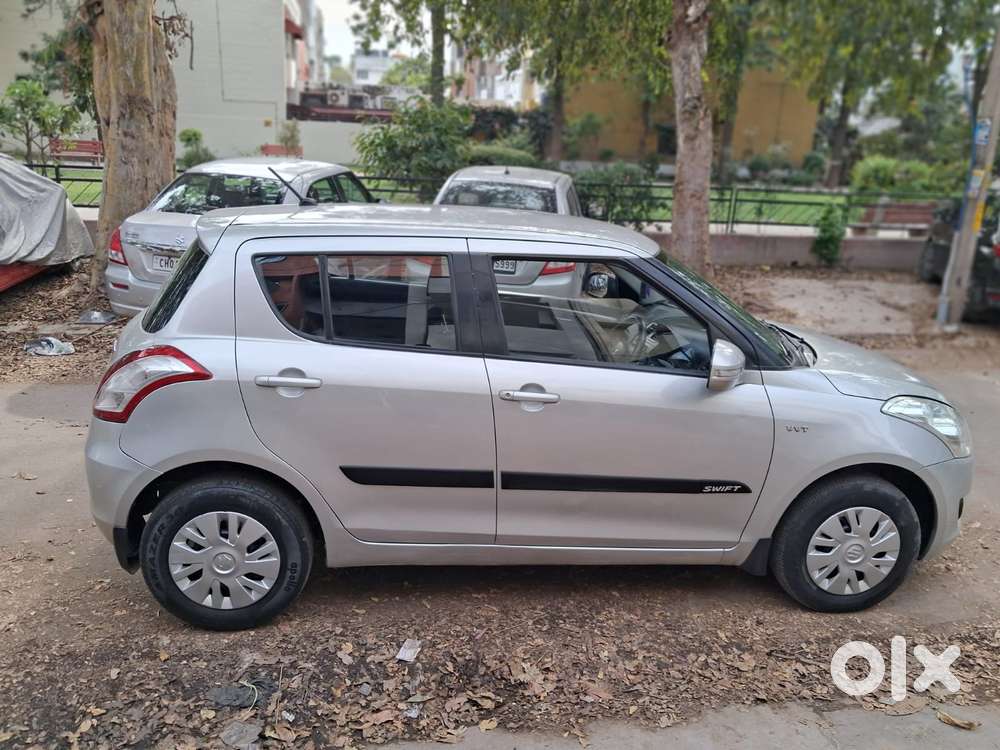 Maruti Suzuki Swift Vxi + Manual, 2013, Petrol