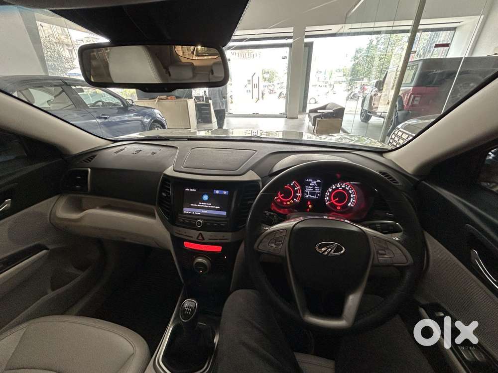 Mahindra Xuv300 1.2 W8 (o) Amt Dual Tone Petrol, 2022, Petrol