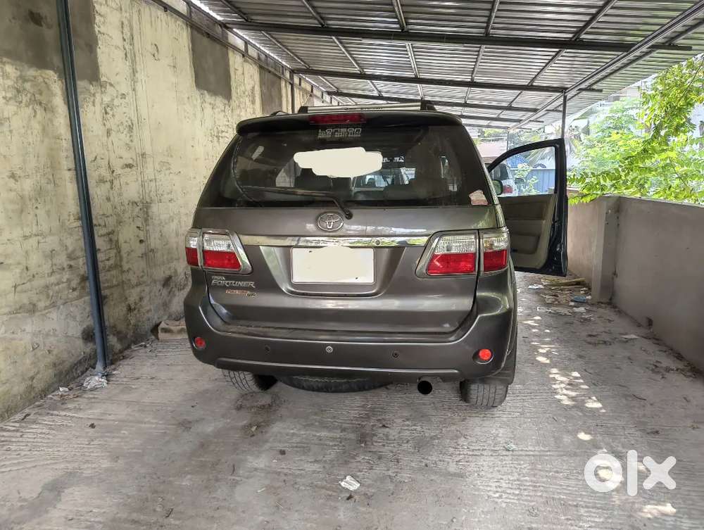 Toyota Fortuner 2011 4x4 Manual
