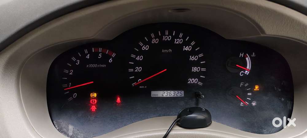 Toyota Innova 2.5 V Diesel 8-seater, 2011, Diesel
