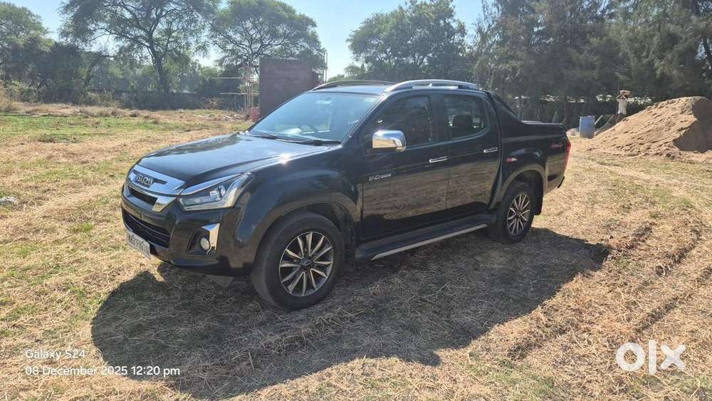 Isuzu V-cross At 2021 Diesel Well Maintained