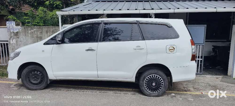 Toyota Innova 2016